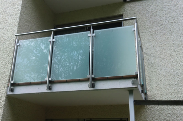 Glasgeländer kleiner Balkon